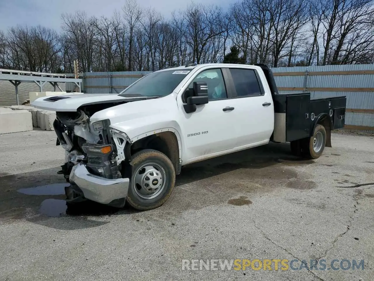 1 Photograph of a damaged car 1GB4YSE72NF330775 CHEVROLET ALL Models 2022