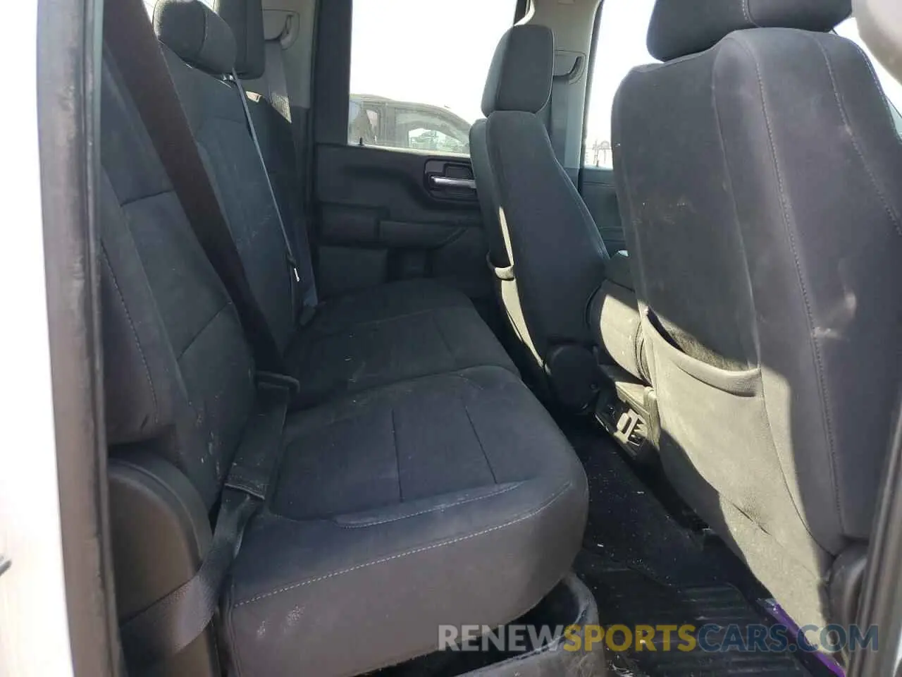 10 Фотография поврежденного автомобиля 1GC2YNE73NF121257 CHEVROLET ALL Models 2022
