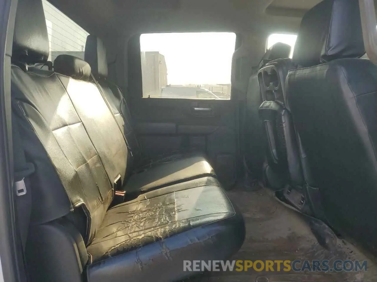 10 Фотография поврежденного автомобиля 1GC4YME75NF365477 CHEVROLET ALL Models 2022