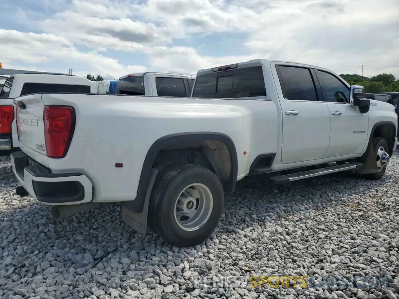 3 Фотография поврежденного автомобиля 1GC4YVEY1NF312967 CHEVROLET ALL Models 2022