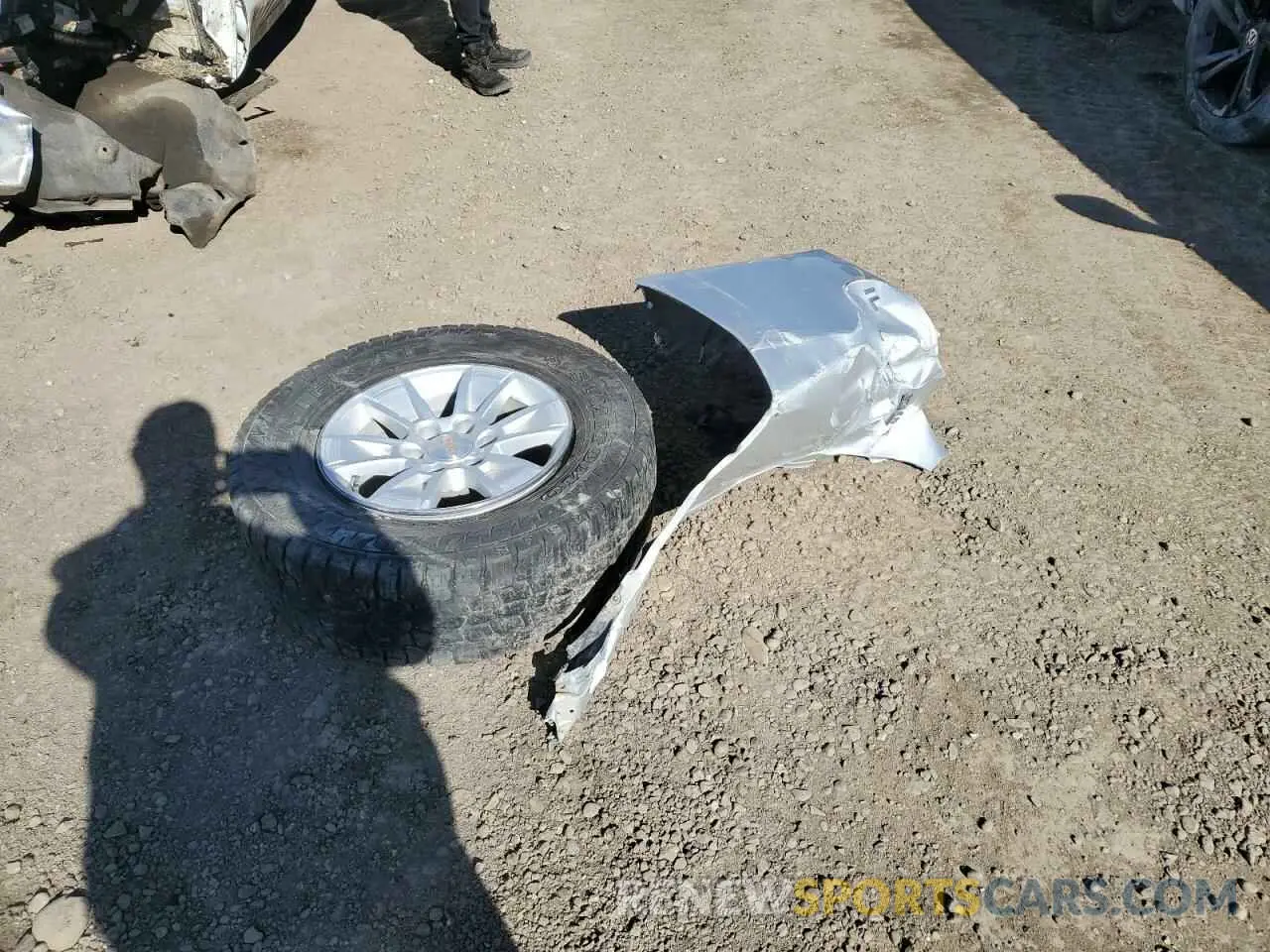12 Фотография поврежденного автомобиля 1GCRDAED9NZ521332 CHEVROLET ALL Models 2022