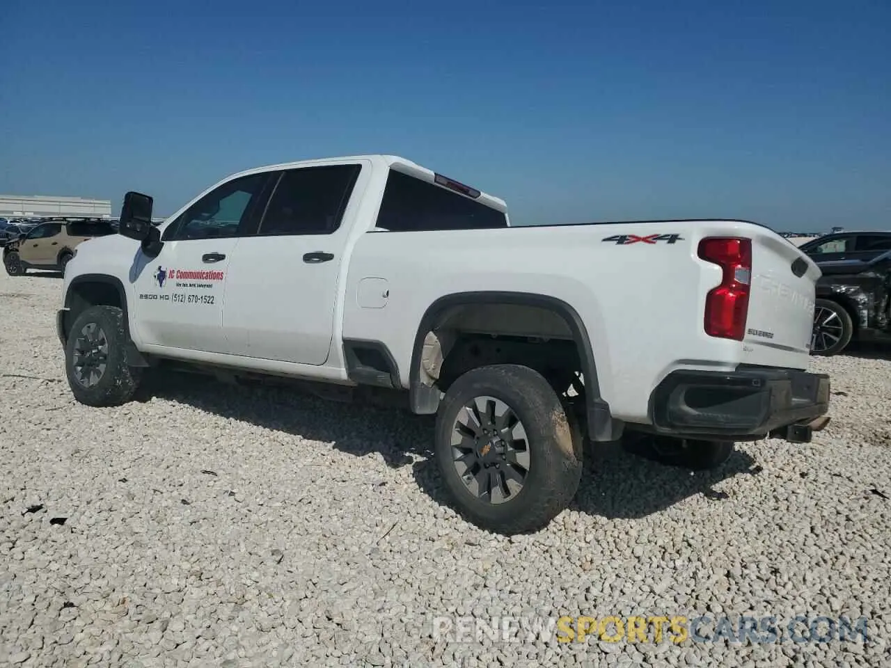 2 Фотография поврежденного автомобиля 2GC4YME77N1228869 CHEVROLET ALL Models 2022