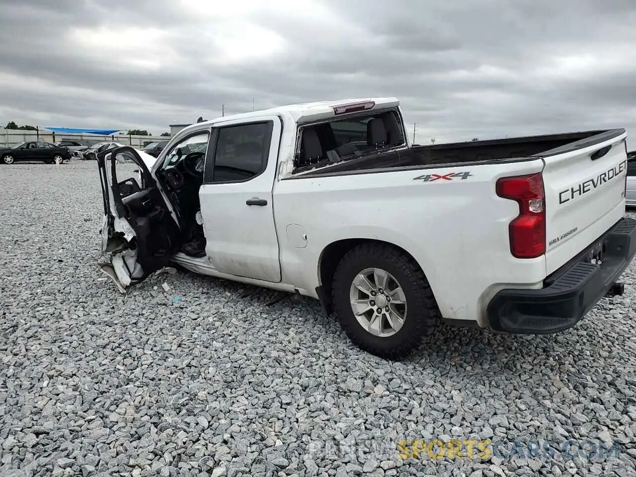 2 Фотография поврежденного автомобиля 2GCUDAEDXN1499134 CHEVROLET ALL Models 2022