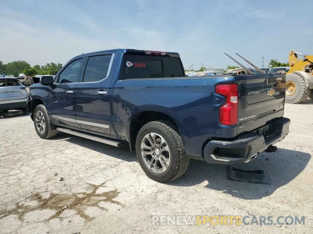 2 Photograph of a damaged car 2GCUDJED8N1510082 CHEVROLET ALL Models 2022