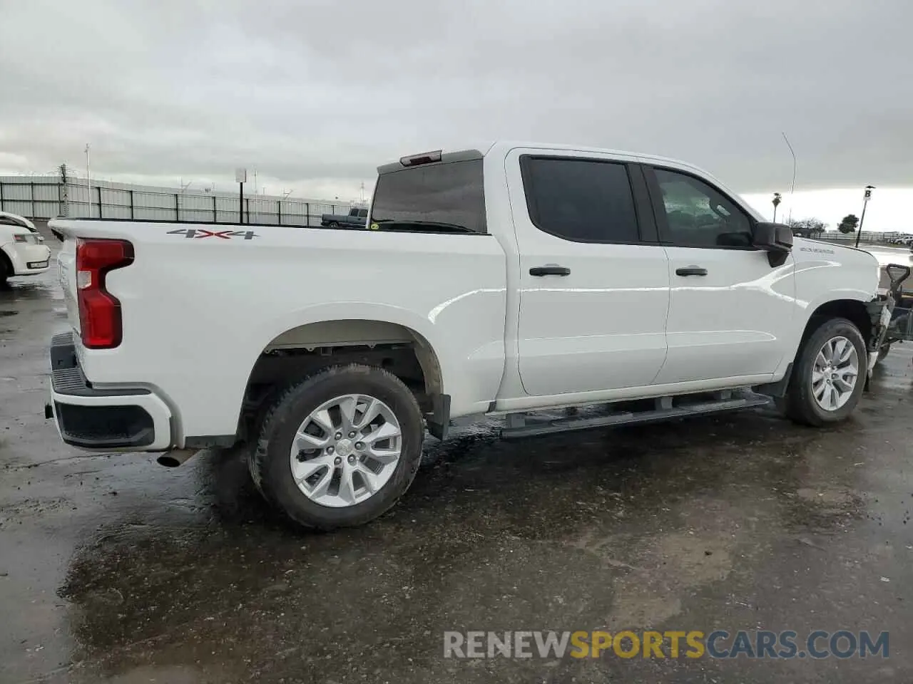 3 Фотография поврежденного автомобиля 3GCPYBEKXNG112868 CHEVROLET All Models 2022