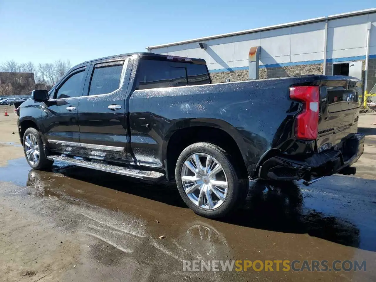 2 Photograph of a damaged car 3GCUDJED4NG517067 CHEVROLET ALL Models 2022