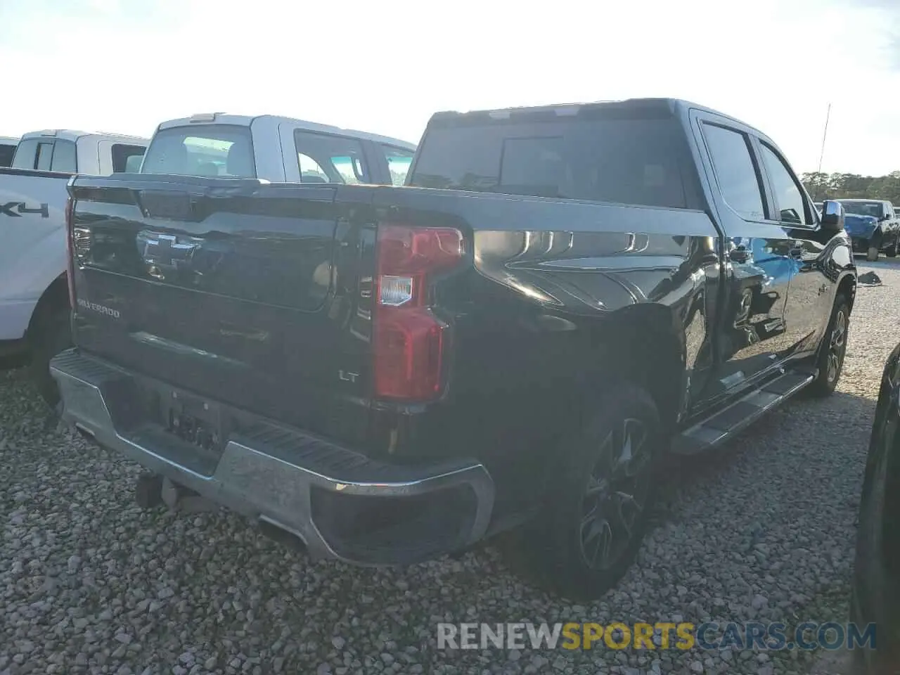 3 Фотография поврежденного автомобиля 3GCUYDED1NG106554 CHEVROLET ALL Models 2022