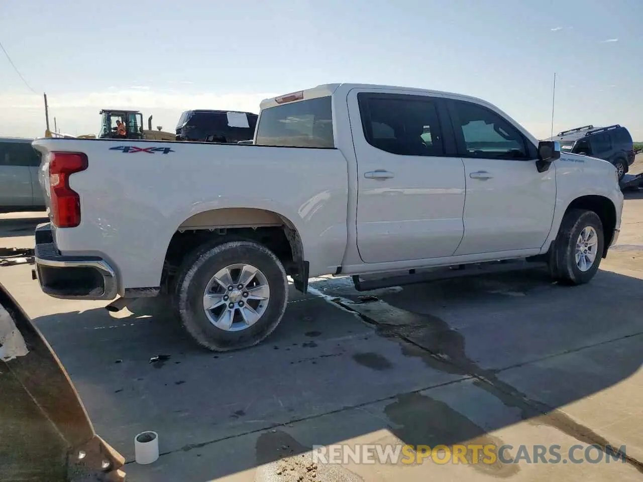 3 Фотография поврежденного автомобиля 2GCUDDED8P1149036 CHEVROLET ALL Models 2023