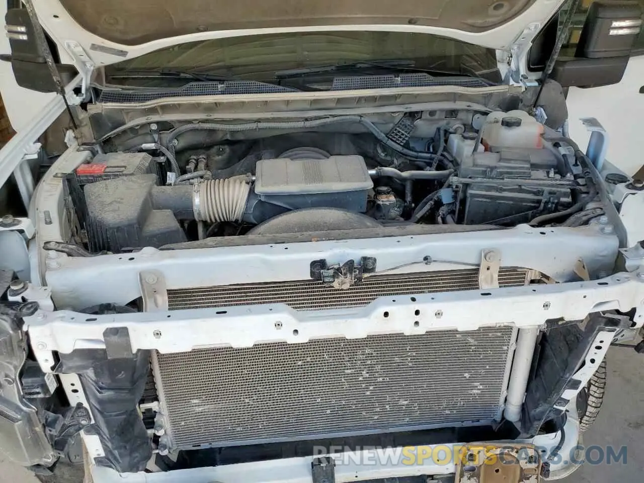 11 Фотография поврежденного автомобиля 1GC1YME70RF375617 CHEVROLET ALL Models 2024