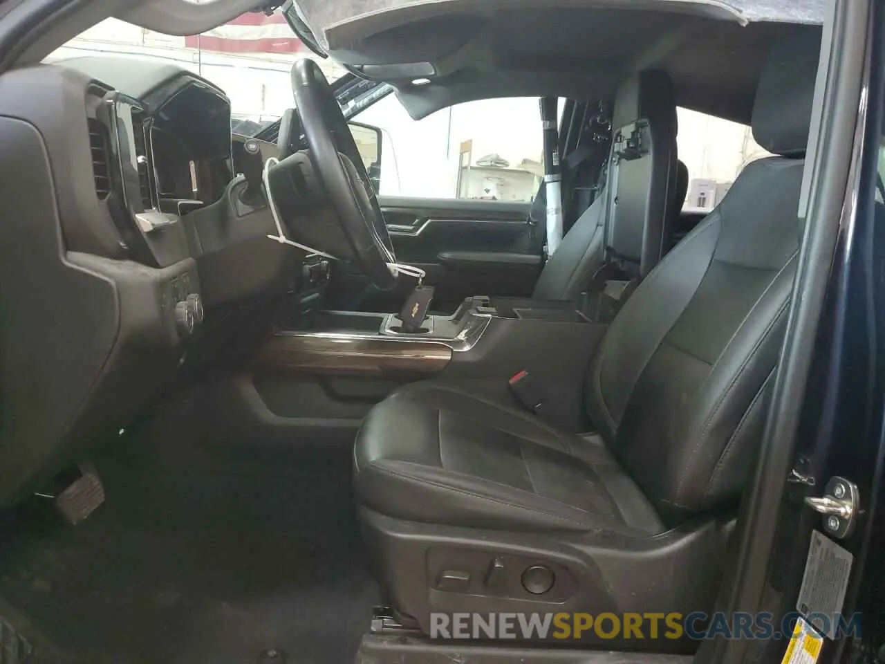 7 Фотография поврежденного автомобиля 1GC4YNE73RF120477 CHEVROLET ALL Models 2024