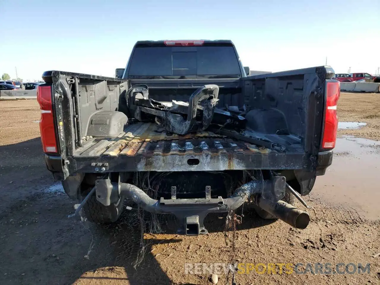 6 Photograph of a damaged car 1GC4YREY7RF462529 CHEVROLET ALL Models 2024