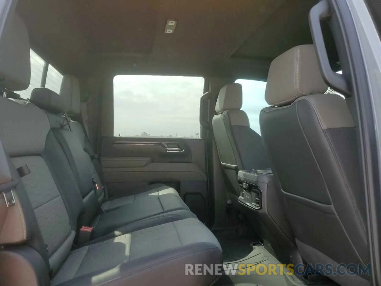 10 Фотография поврежденного автомобиля 1GC4YYEY3RF447231 CHEVROLET ALL Models 2024