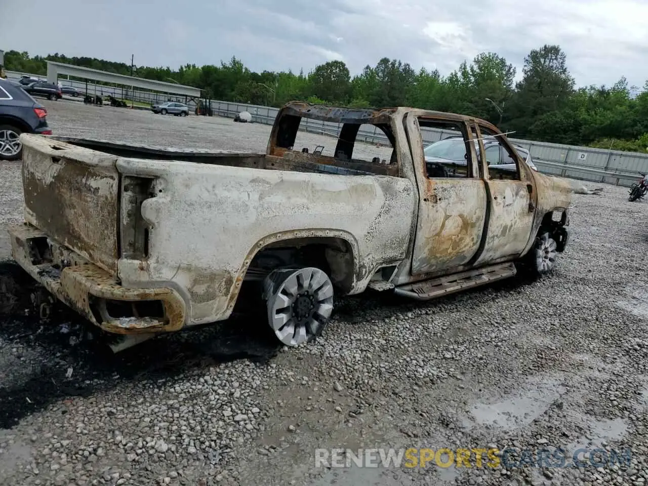 3 Фотография поврежденного автомобиля 2GC4YME79R1160760 CHEVROLET ALL Models 2024