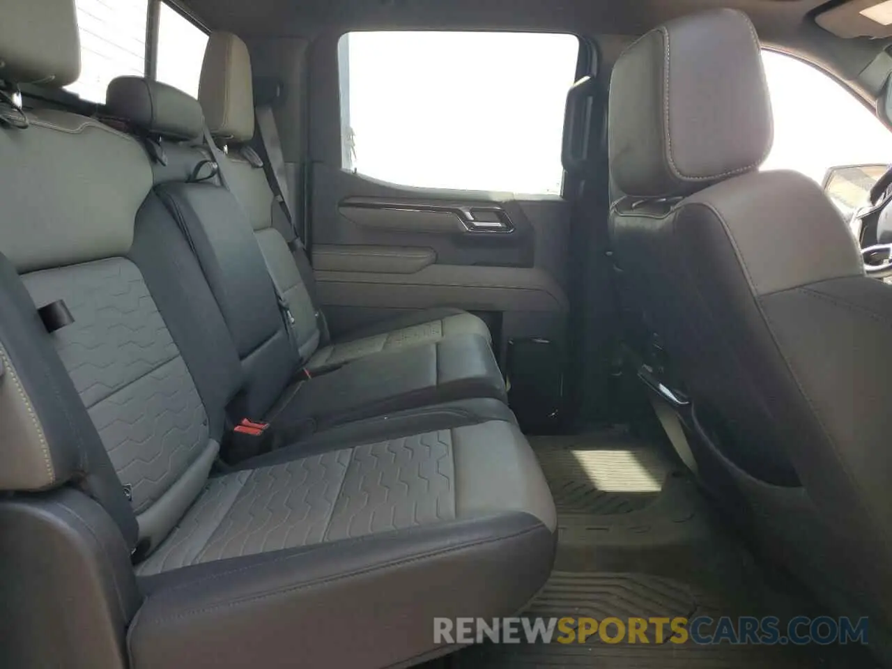 10 Фотография поврежденного автомобиля 3GCUDHE80RG169477 CHEVROLET ALL Models 2024