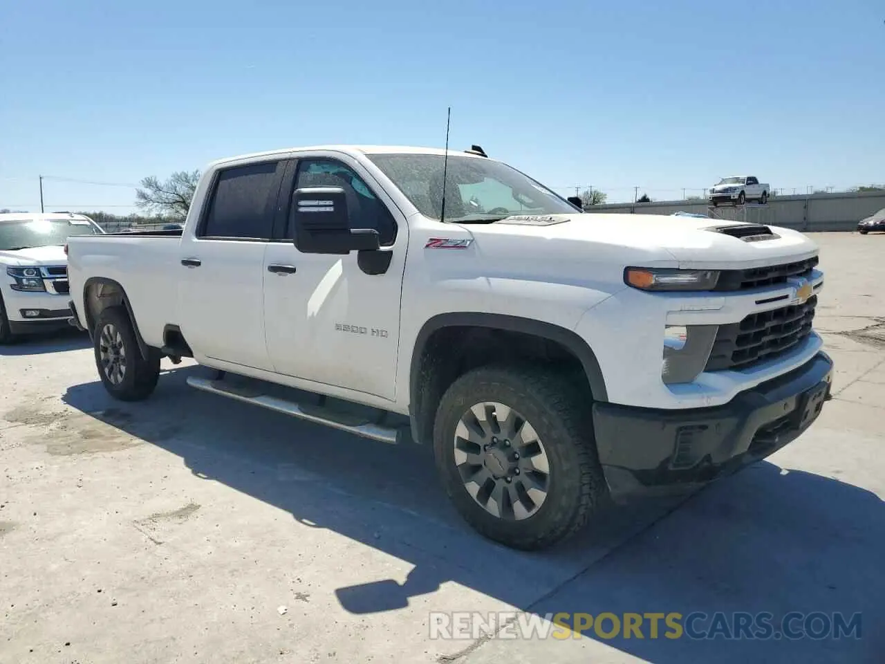 4 Фотография поврежденного автомобиля 1GC4KME73SF116608 CHEVROLET ALL Models 2025