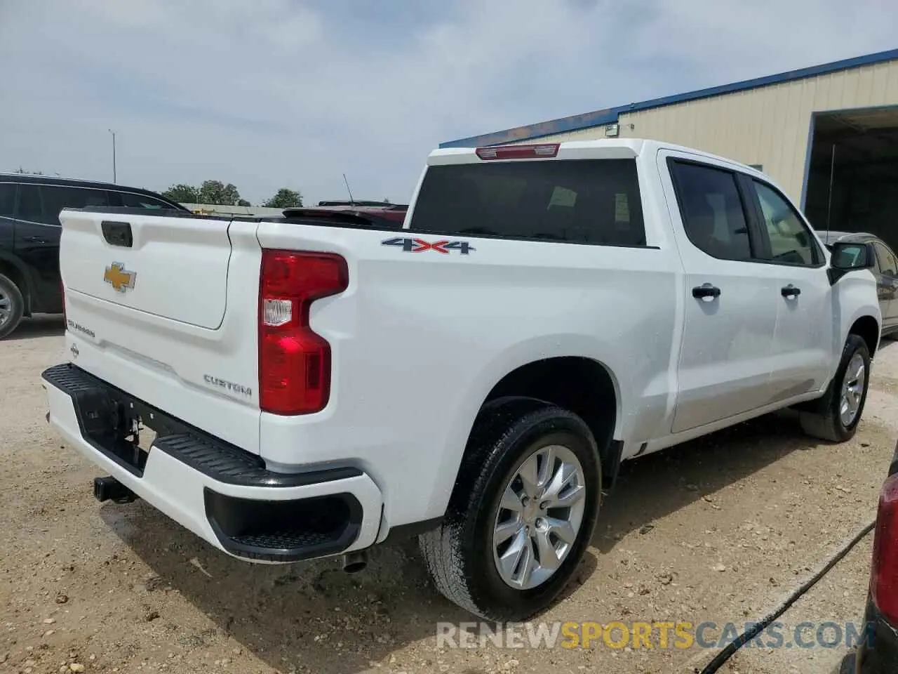 3 Фотография поврежденного автомобиля 3GCPKBEK3SG237708 CHEVROLET ALL Models 2025