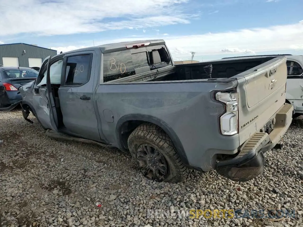 2 Photograph of a damaged car 3GCUKHE86SG111563 CHEVROLET ALL Models 2025