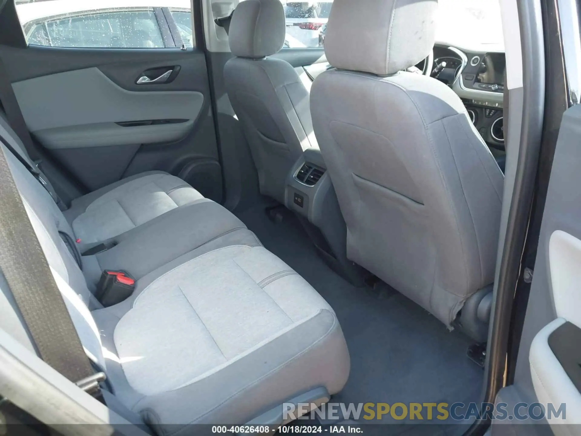 8 Photograph of a damaged car 3GNKBBRA0KS665445 CHEVROLET BLAZER 2019