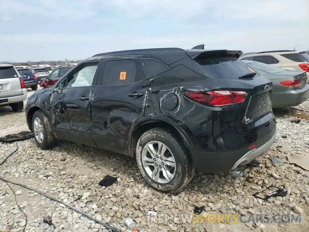2 Фотография поврежденного автомобиля 3GNKBBRA0KS702073 CHEVROLET BLAZER 2019