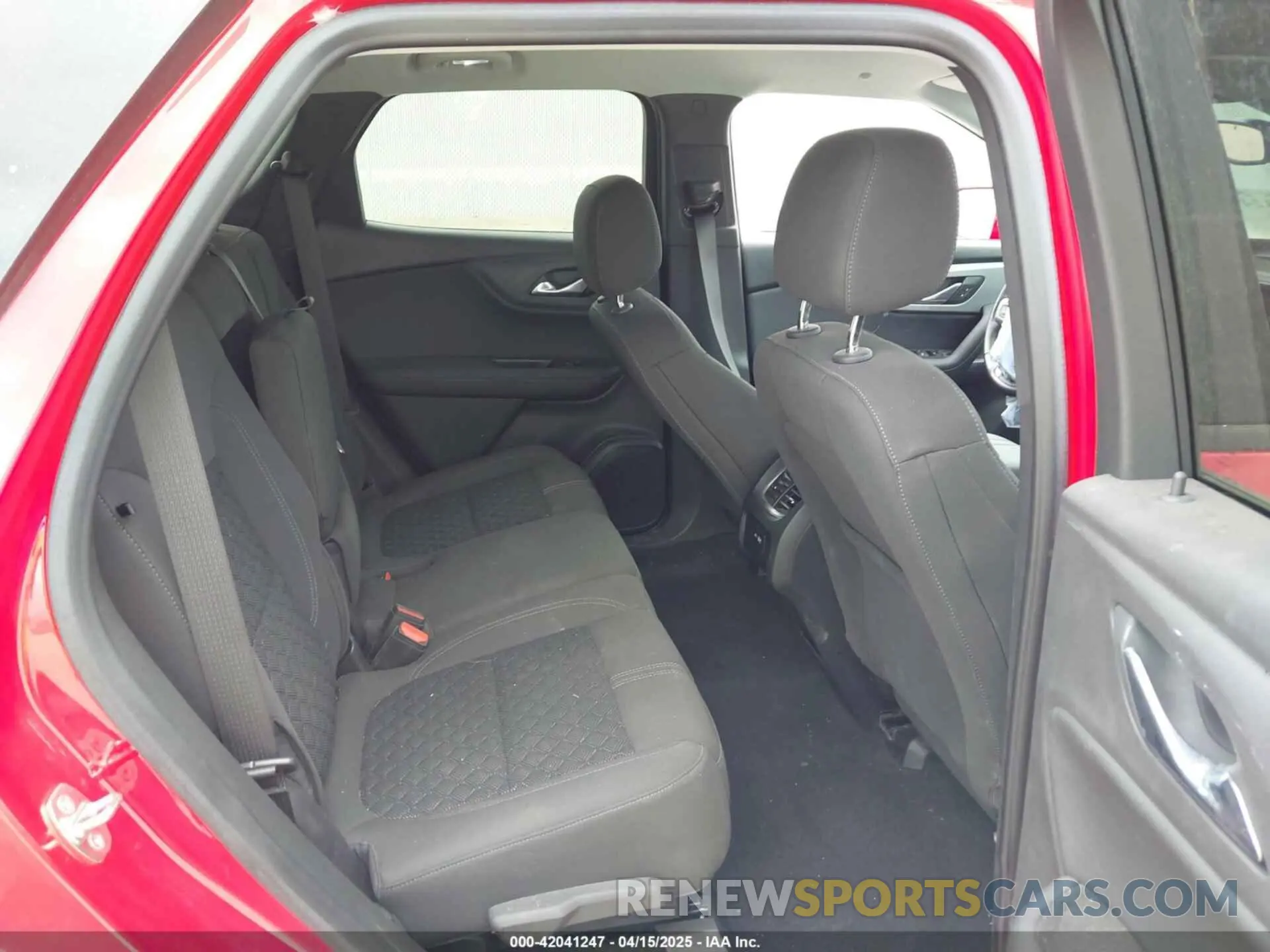 8 Photograph of a damaged car 3GNKBBRA1KS659959 CHEVROLET BLAZER 2019