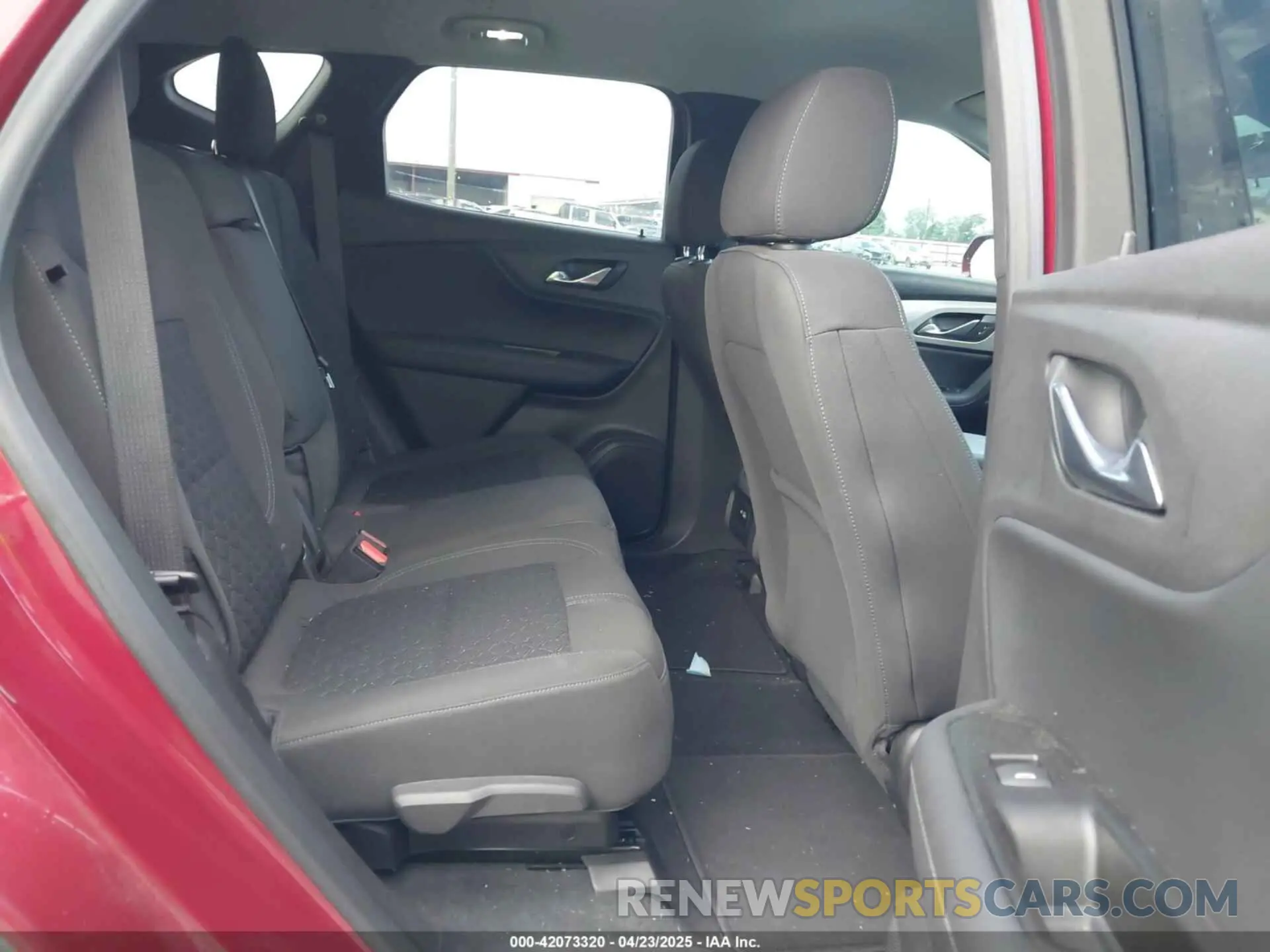 8 Фотография поврежденного автомобиля 3GNKBBRA2KS652082 CHEVROLET BLAZER 2019