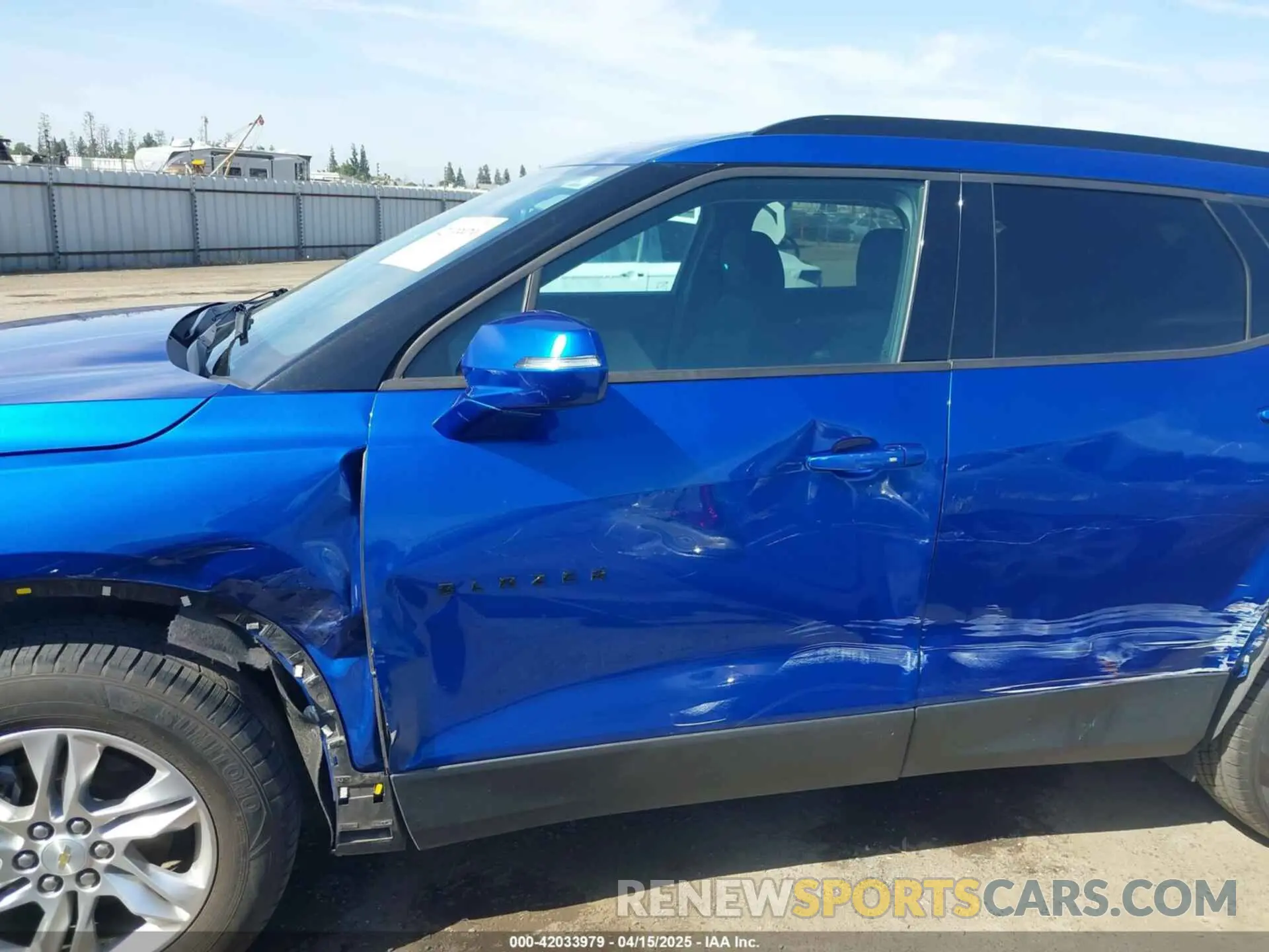 18 Photograph of a damaged car 3GNKBBRA4KS579152 CHEVROLET BLAZER 2019