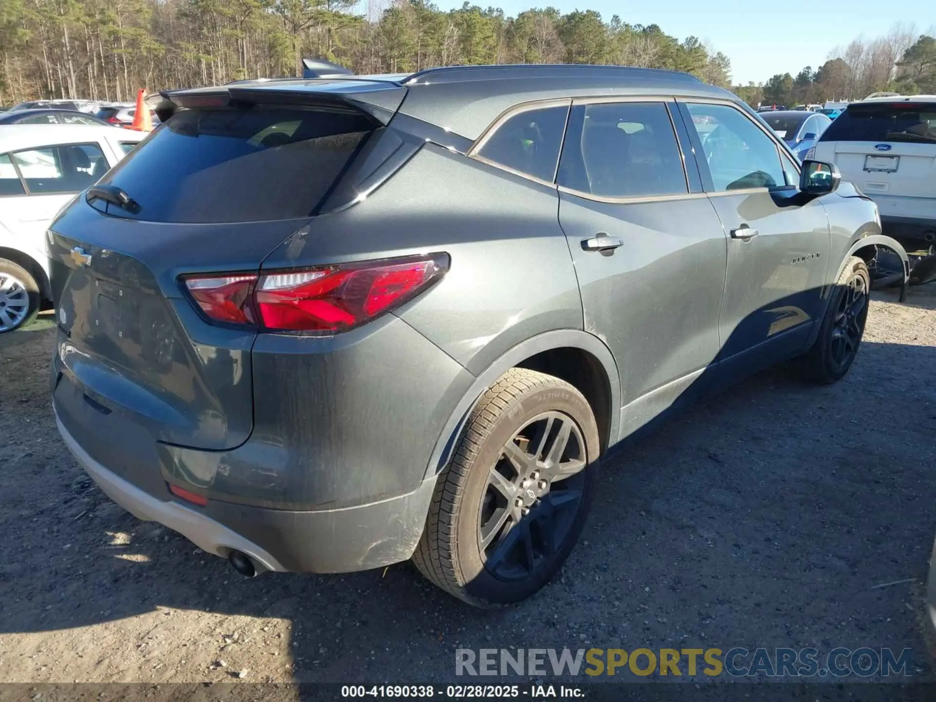 4 Photograph of a damaged car 3GNKBBRA6KS698689 CHEVROLET BLAZER 2019