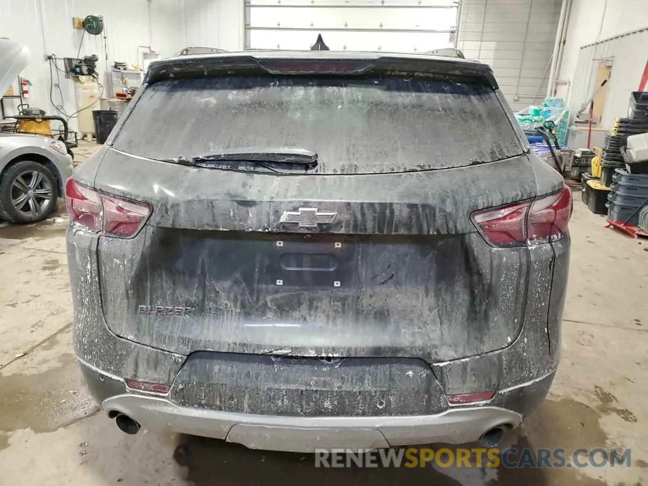 6 Photograph of a damaged car 3GNKBCRS1KS701321 CHEVROLET BLAZER 2019