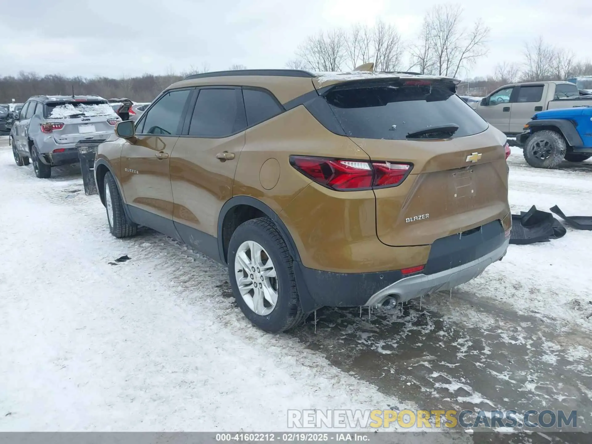 3 Photograph of a damaged car 3GNKBCRS2KS683069 CHEVROLET BLAZER 2019