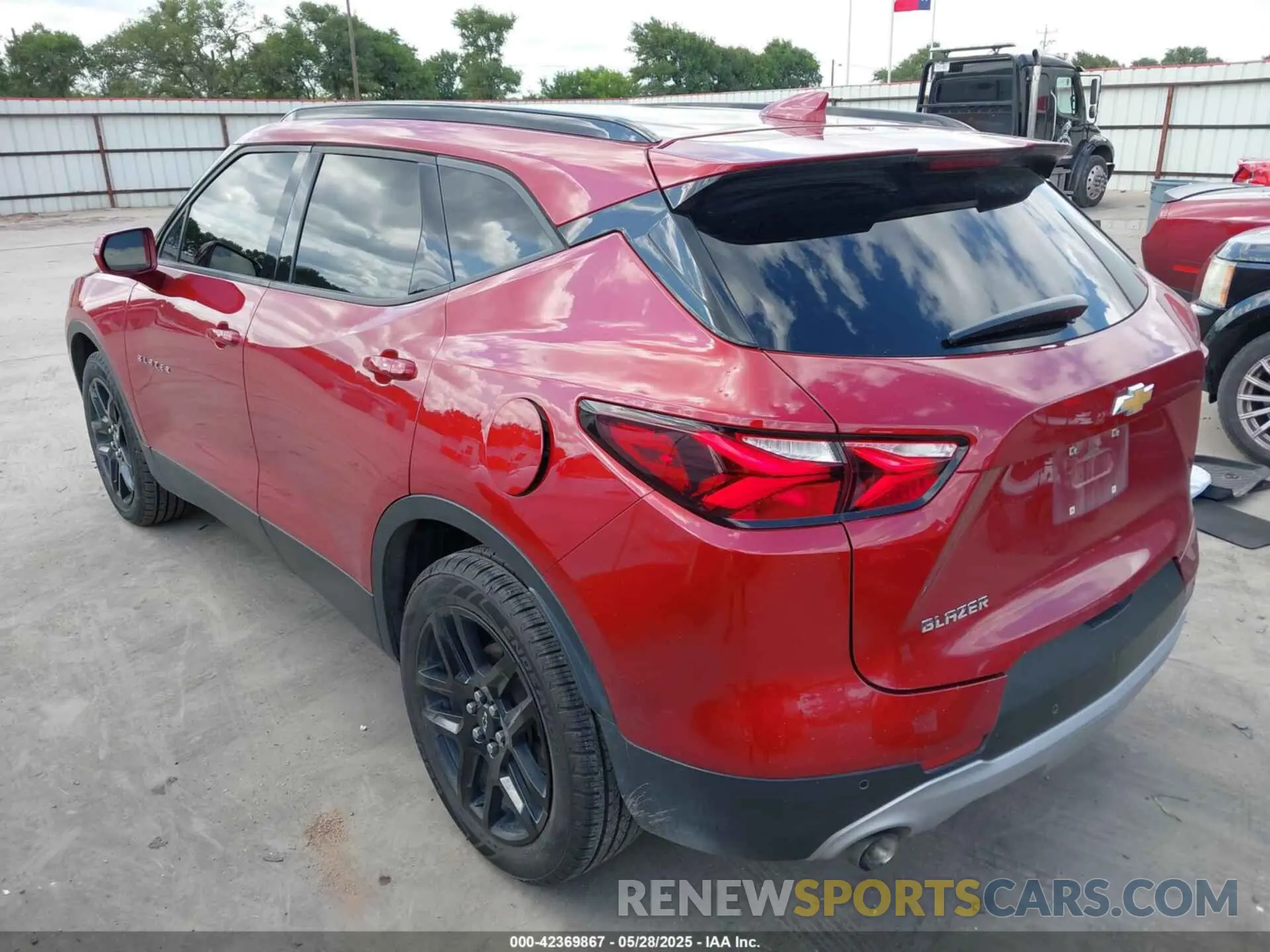 3 Photograph of a damaged car 3GNKBCRS2KS684397 CHEVROLET BLAZER 2019