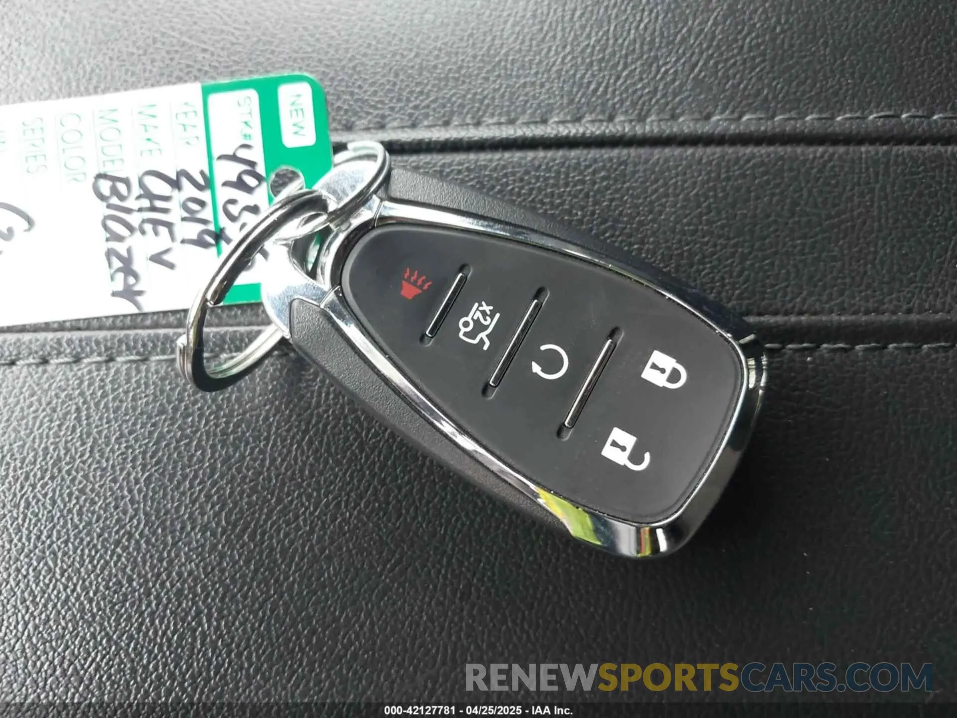 11 Photograph of a damaged car 3GNKBCRS5KS680456 CHEVROLET BLAZER 2019