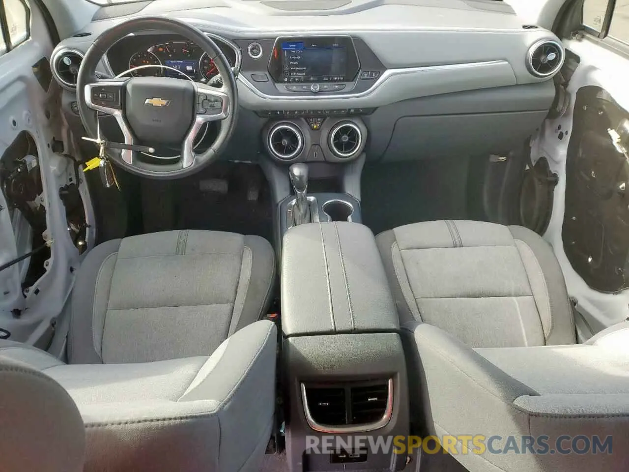 8 Фотография поврежденного автомобиля 3GNKBCRS5KS688069 CHEVROLET BLAZER 2019