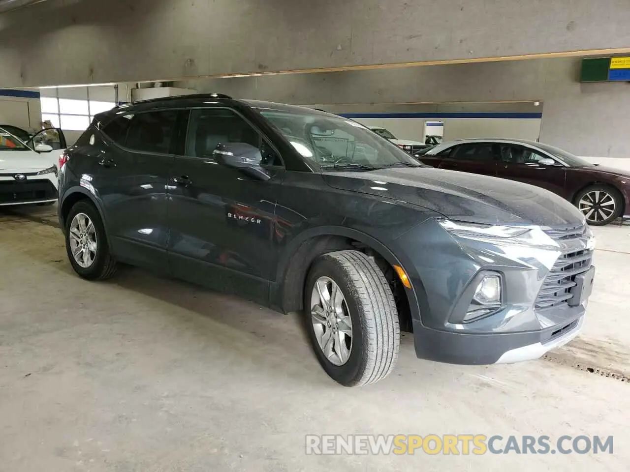 4 Фотография поврежденного автомобиля 3GNKBCRS9KS702667 CHEVROLET BLAZER 2019