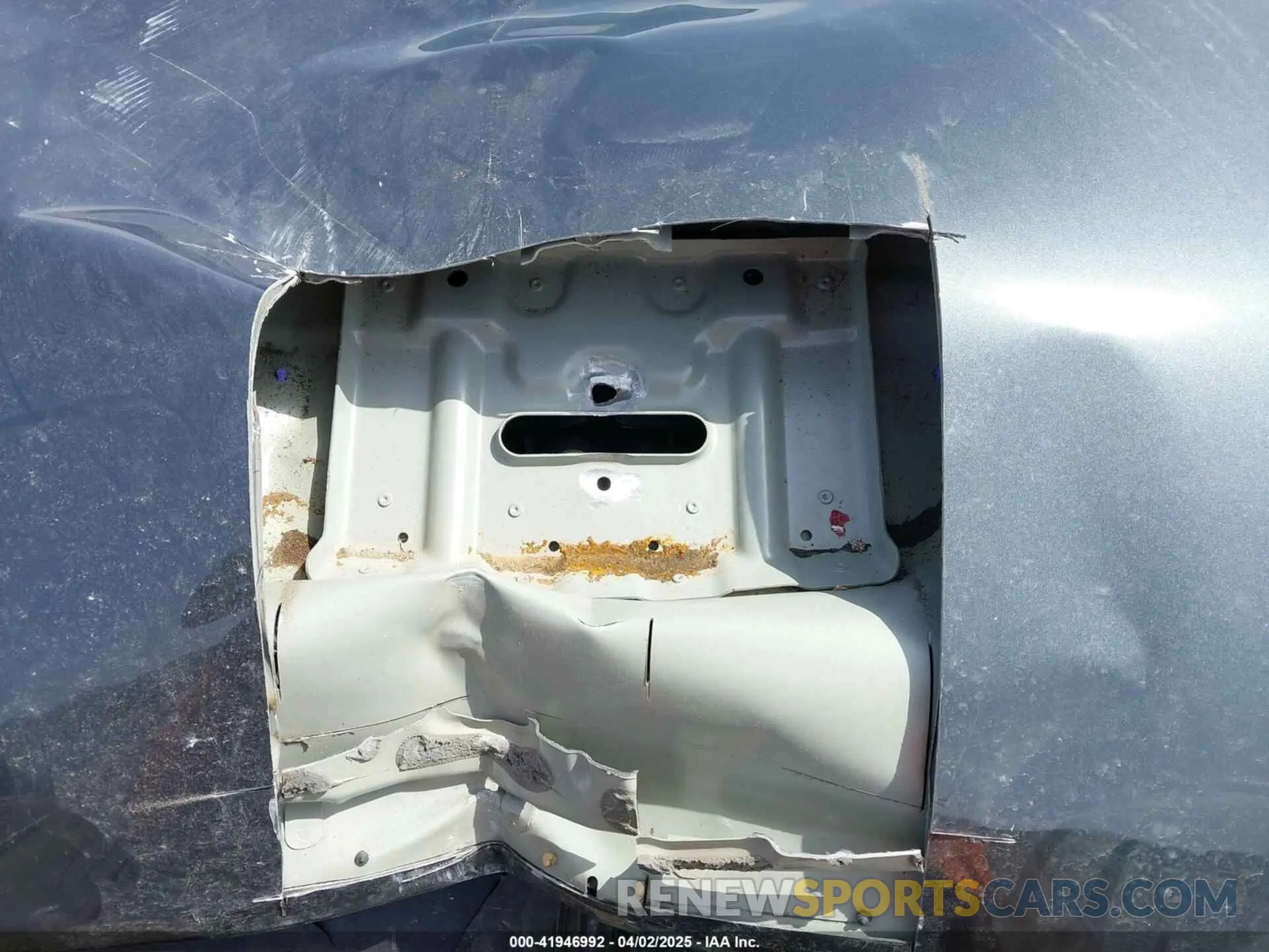 18 Photograph of a damaged car 3GNKBERS2K5694793 CHEVROLET BLAZER 2019