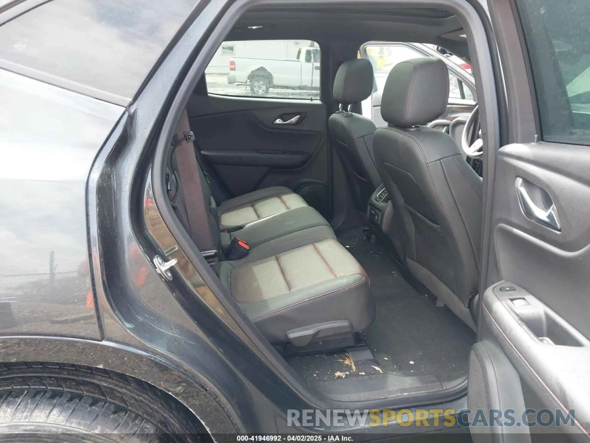 8 Photograph of a damaged car 3GNKBERS2K5694793 CHEVROLET BLAZER 2019