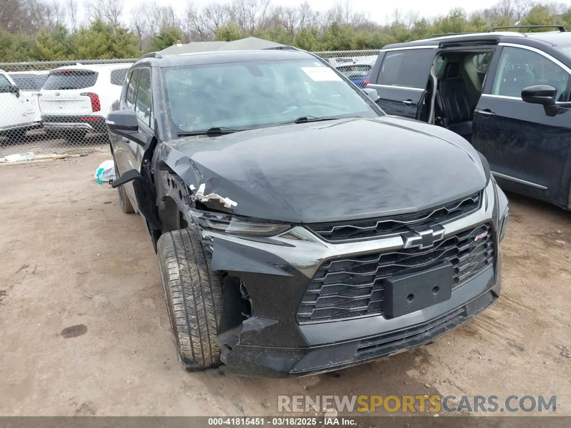 1 Photograph of a damaged car 3GNKBERS2KS686369 CHEVROLET BLAZER 2019