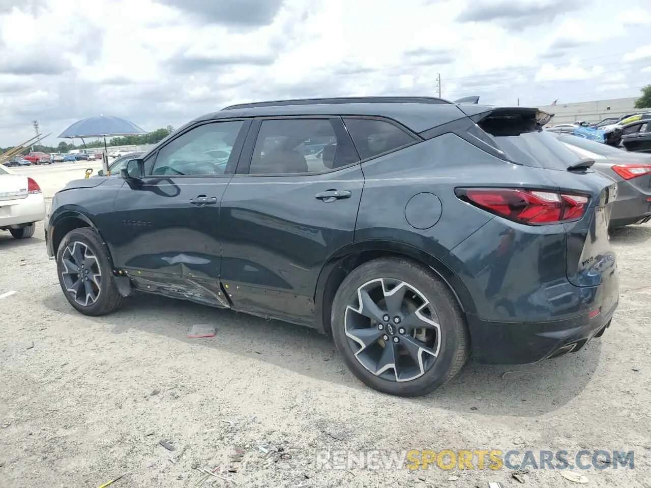 2 Фотография поврежденного автомобиля 3GNKBERS2KS696836 CHEVROLET BLAZER 2019