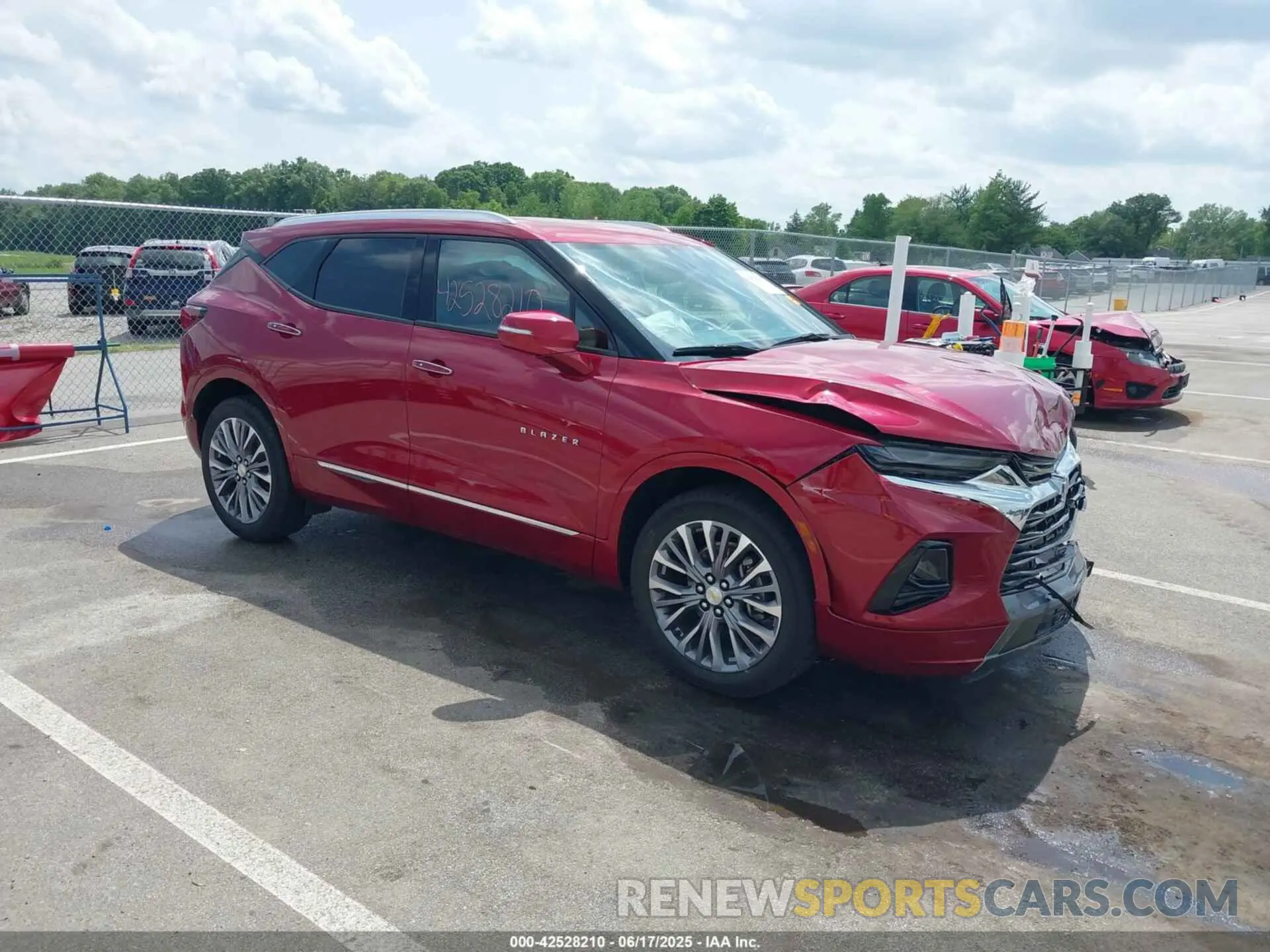 1 Photograph of a damaged car 3GNKBFRS0KS694315 CHEVROLET BLAZER 2019
