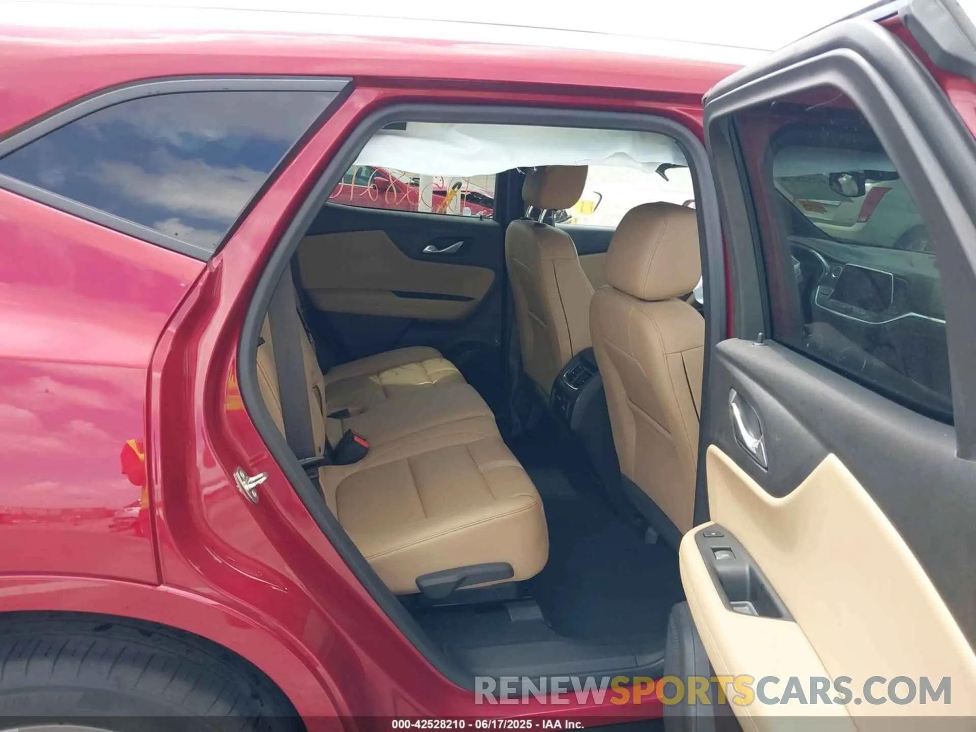 8 Photograph of a damaged car 3GNKBFRS0KS694315 CHEVROLET BLAZER 2019