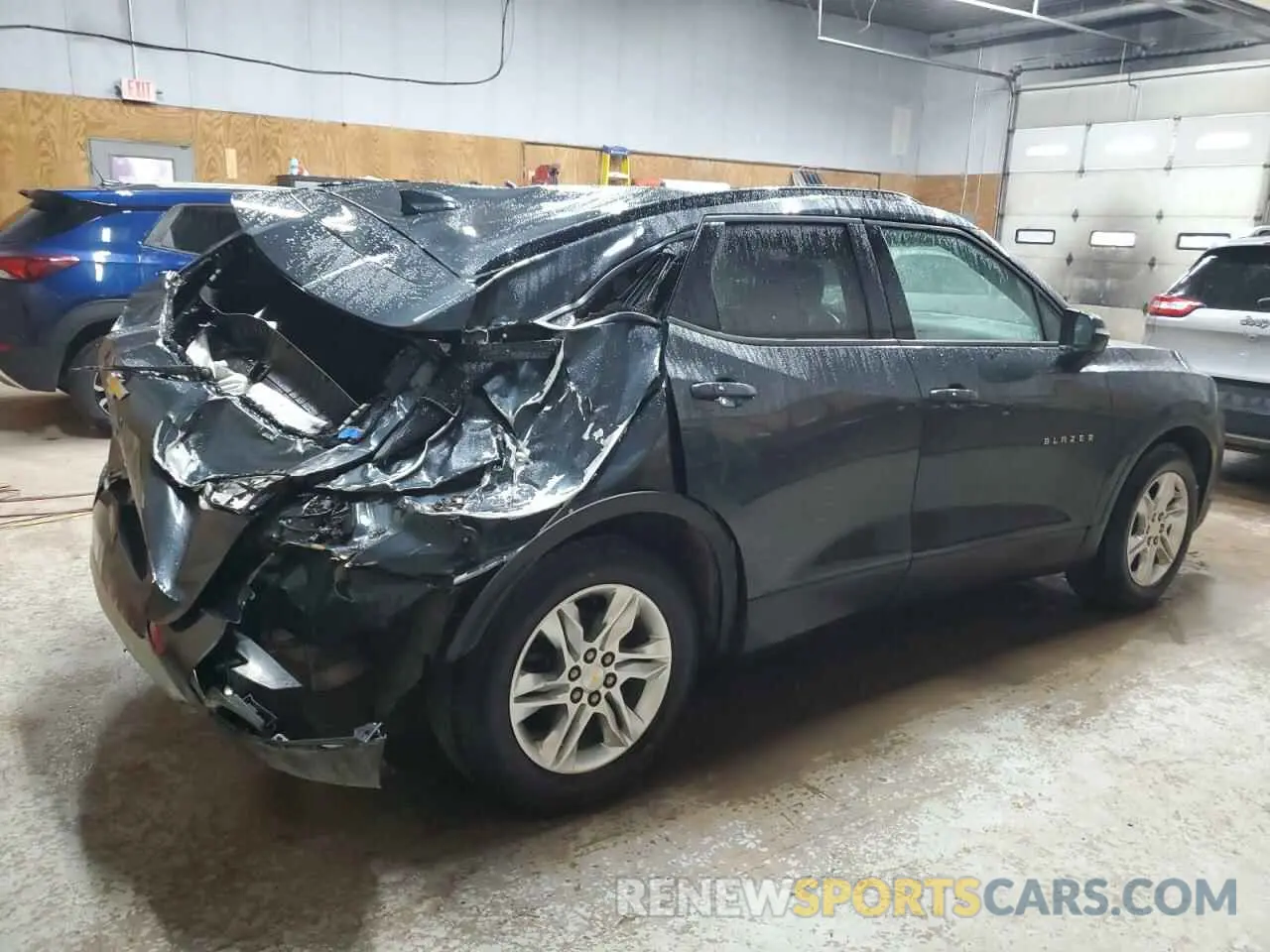 3 Photograph of a damaged car 3GNKBGRS3KS653585 CHEVROLET BLAZER 2019