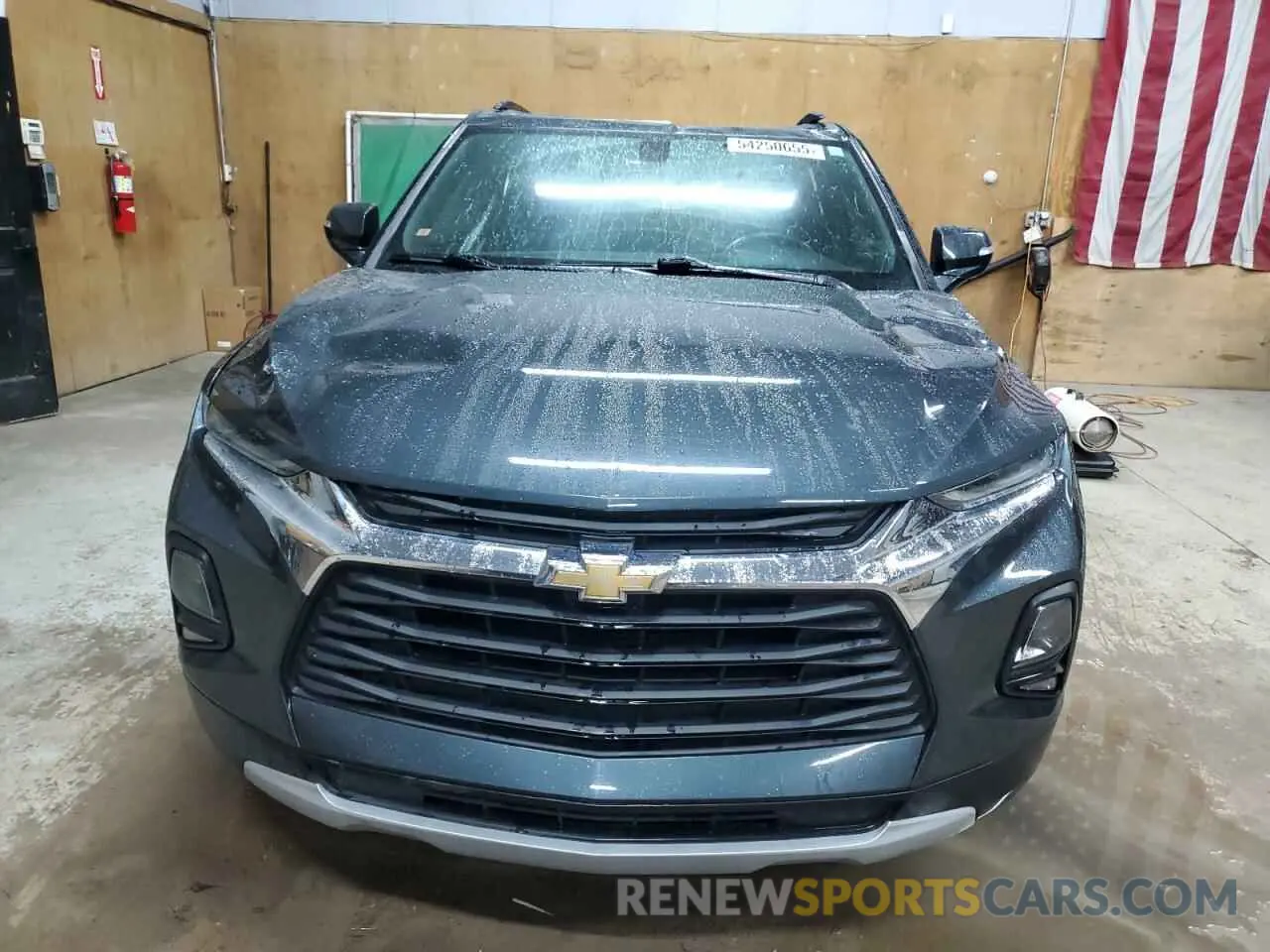5 Photograph of a damaged car 3GNKBGRS3KS653585 CHEVROLET BLAZER 2019