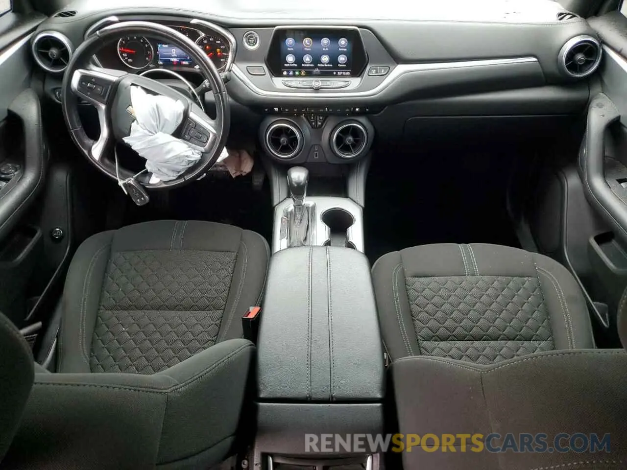 8 Photograph of a damaged car 3GNKBGRS4KS643096 CHEVROLET BLAZER 2019
