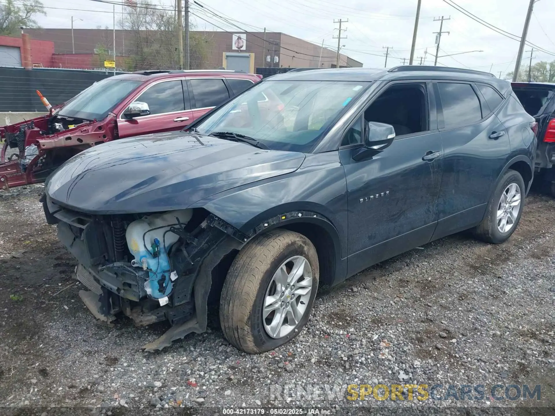 2 Фотография поврежденного автомобиля 3GNKBGRS5KS636688 CHEVROLET BLAZER 2019