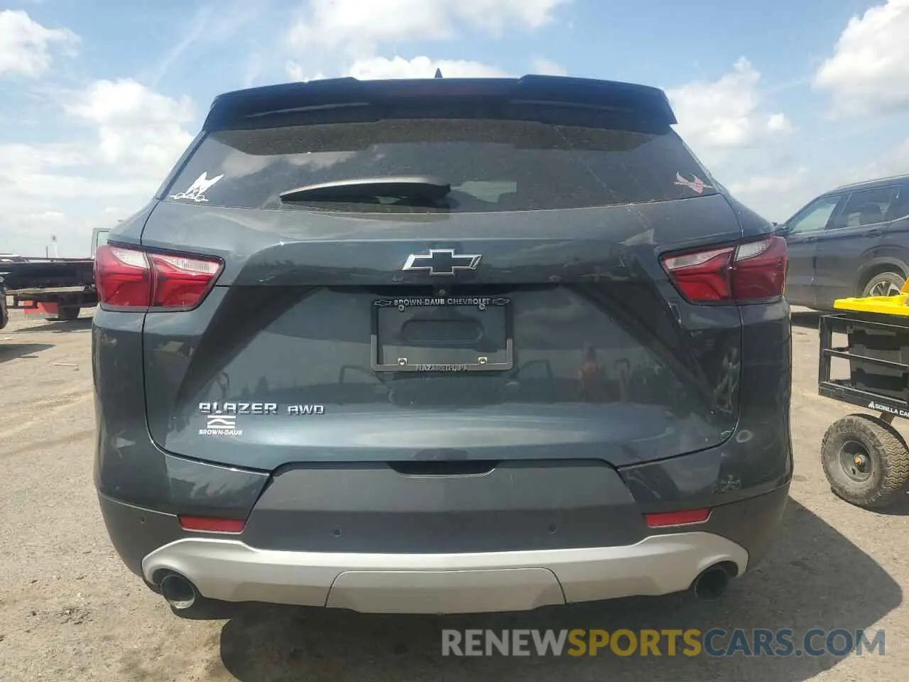 6 Photograph of a damaged car 3GNKBGRS5KS664457 CHEVROLET BLAZER 2019