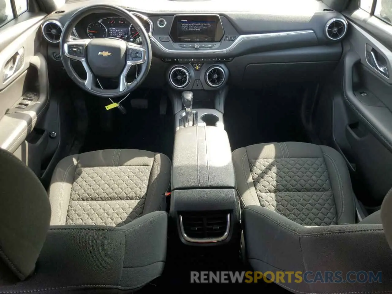 8 Фотография поврежденного автомобиля 3GNKBGRS8KS585235 CHEVROLET BLAZER 2019
