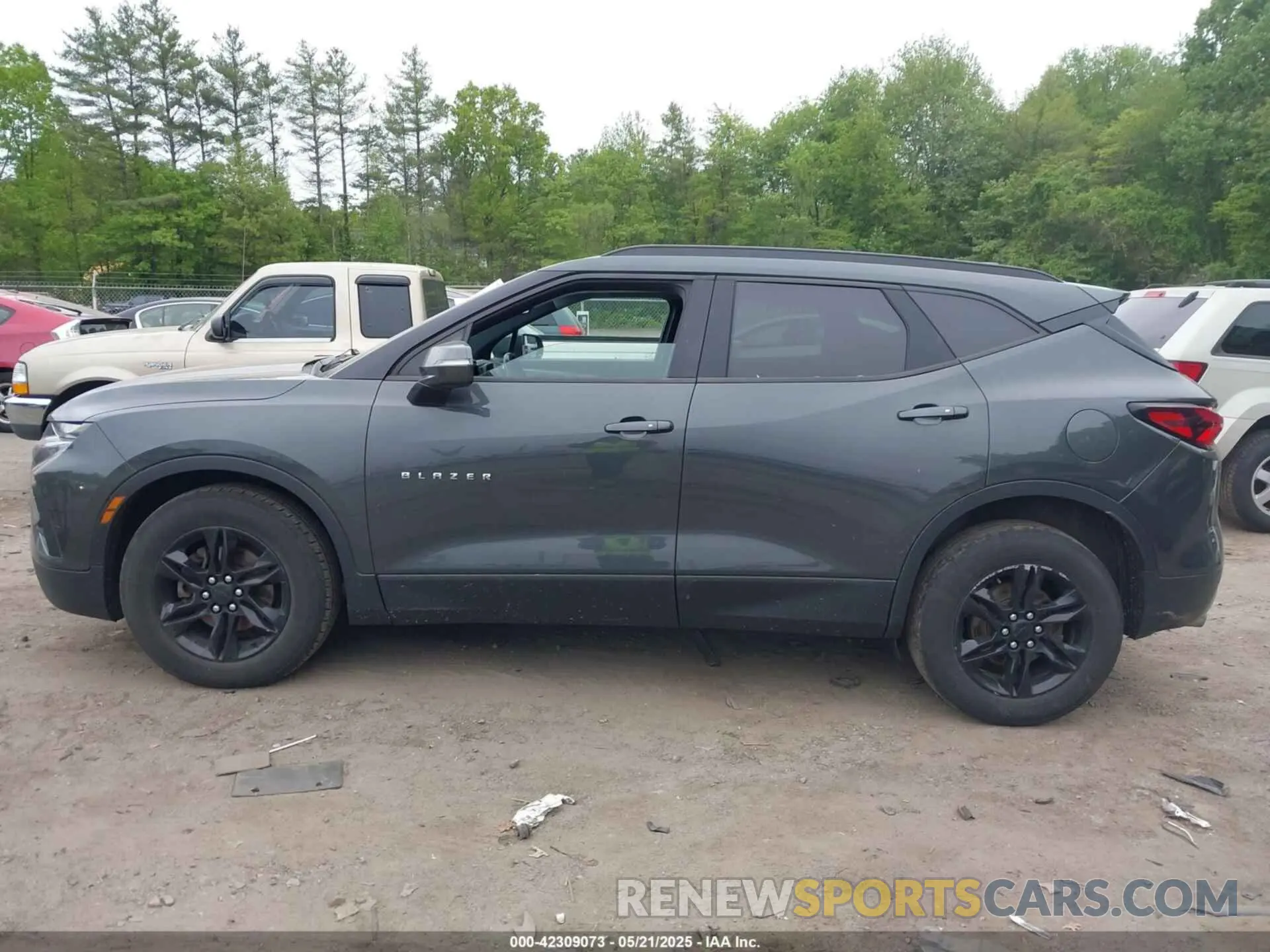 14 Фотография поврежденного автомобиля 3GNKBGRS9KS684601 CHEVROLET BLAZER 2019
