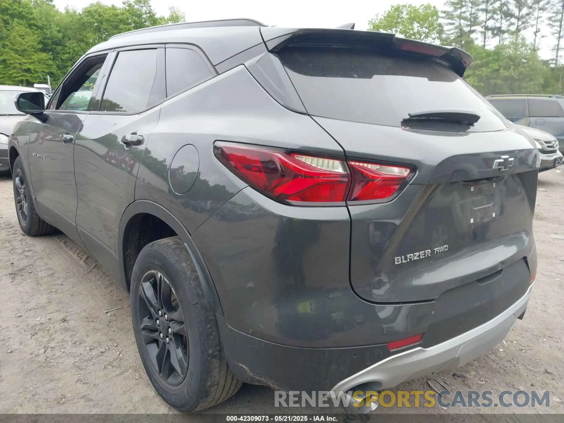 3 Фотография поврежденного автомобиля 3GNKBGRS9KS684601 CHEVROLET BLAZER 2019