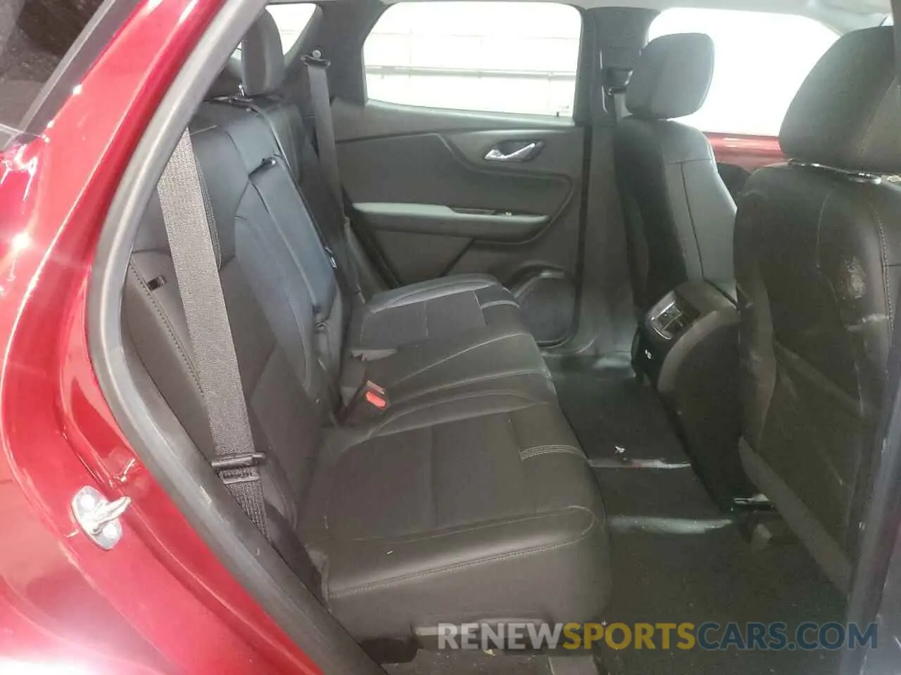 10 Photograph of a damaged car 3GNKBHRS0KS685108 CHEVROLET BLAZER 2019