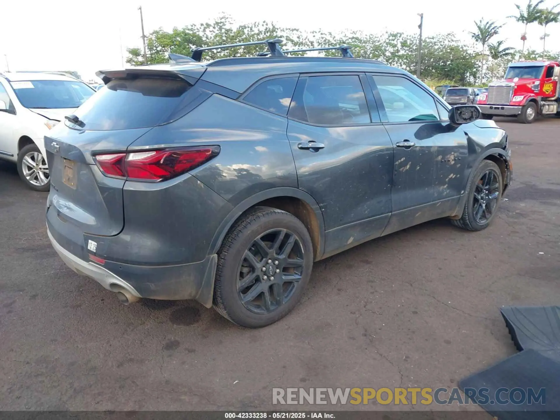 4 Photograph of a damaged car 3GNKBHRS4KS666707 CHEVROLET BLAZER 2019