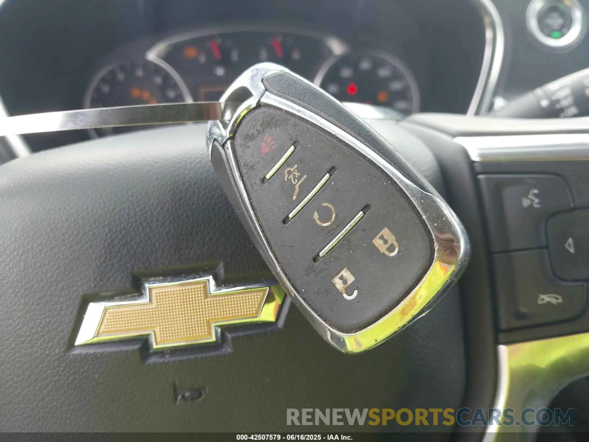 11 Photograph of a damaged car 3GNKBHRS6KS660522 CHEVROLET BLAZER 2019